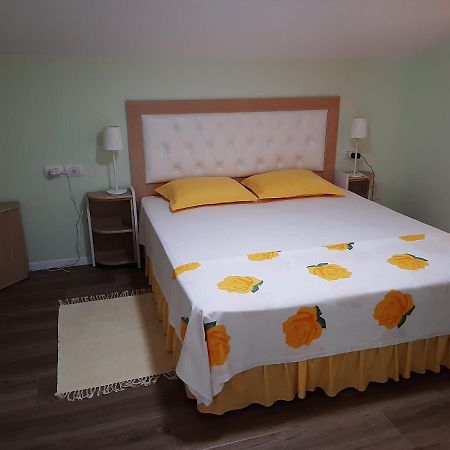 Villa Leyland Голем Экстерьер фото