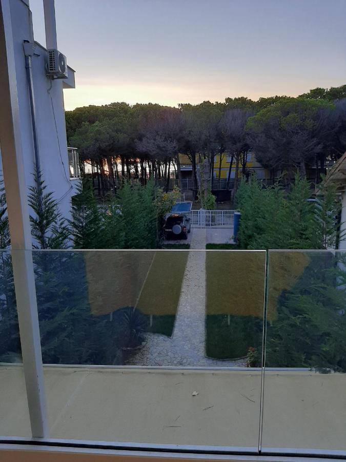 Villa Leyland Голем Экстерьер фото